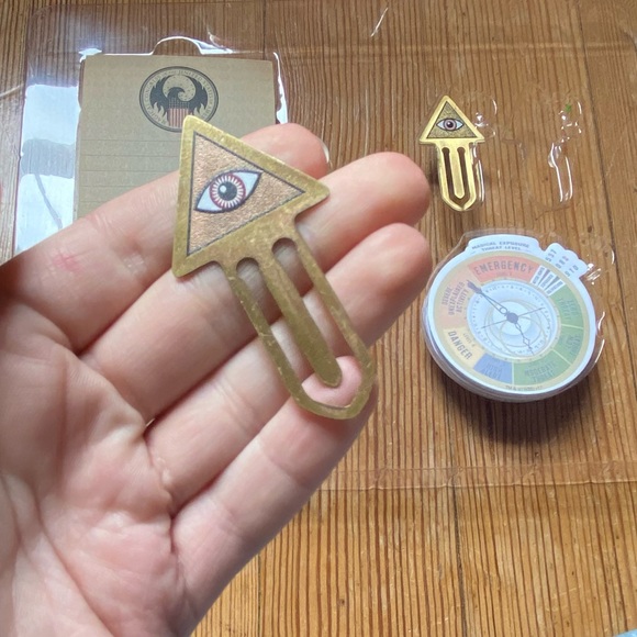 Fantastic Beasts HP Bundle retail $70! - Picture 8 of 16